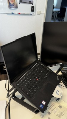 1 Notebook Lenovo E14 intel core ultra 5